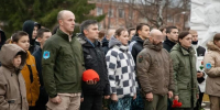 В Коряжме военнослужащие отряда спецназначения «Ратник» Росгвардии дали старт акции «Память сильнее времени» - КлубСМИ